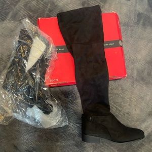 Women’s Over the Knee Black Suede Boots. Memory Foam. Sz 11. NWT